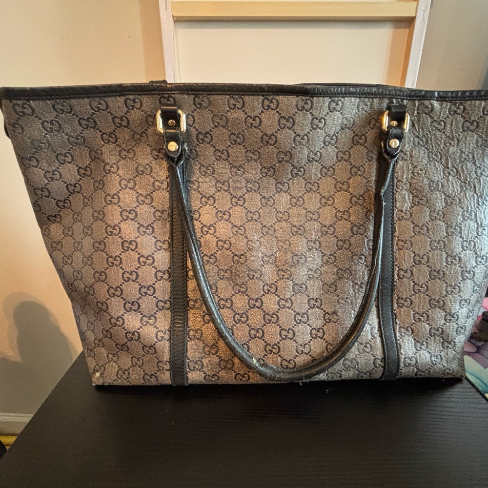 Authentic Gucci Joy Tote - GG Crystal Canvas & Leather - Medium-fair condition - Picture 4 of 11